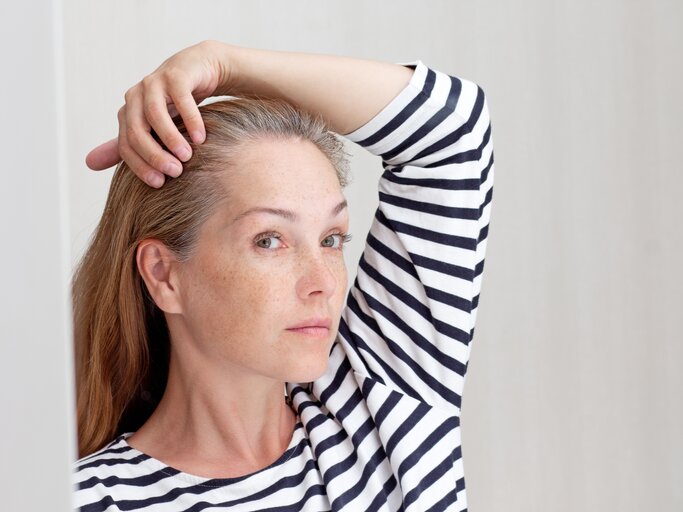 Graue Haare mit 40? Das müssen Sie wissen!